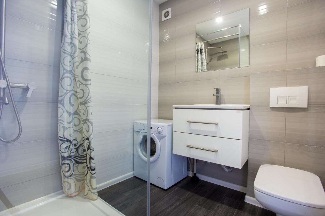 Apartment On Ushakova Kherson Ngoại thất bức ảnh